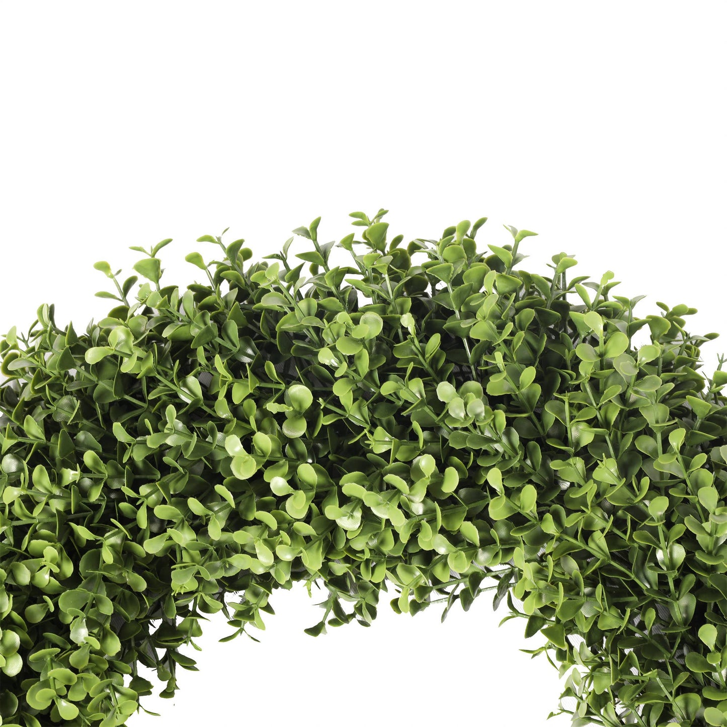 UV Boxwood Round Wreath 17.5 Inch