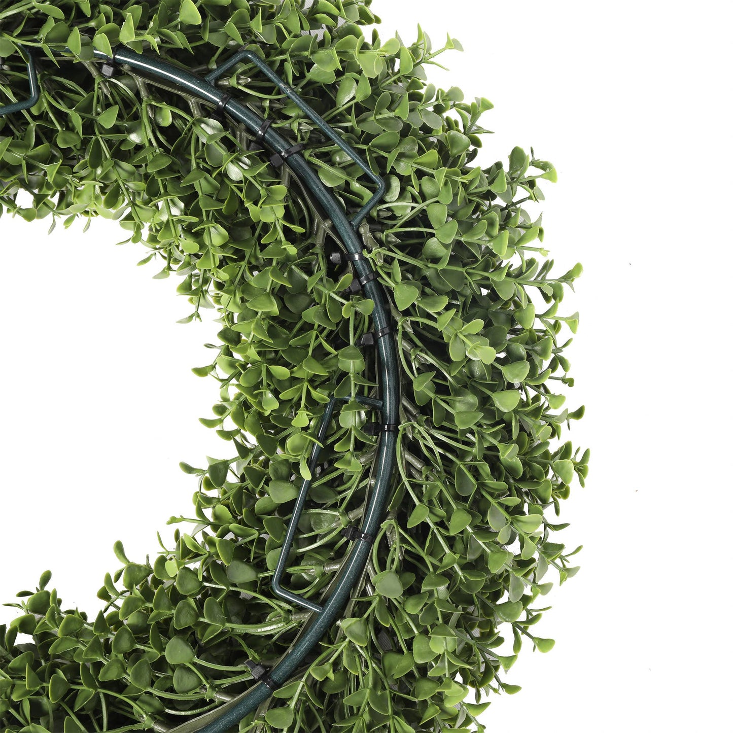 UV Boxwood Round Wreath 17.5 Inch