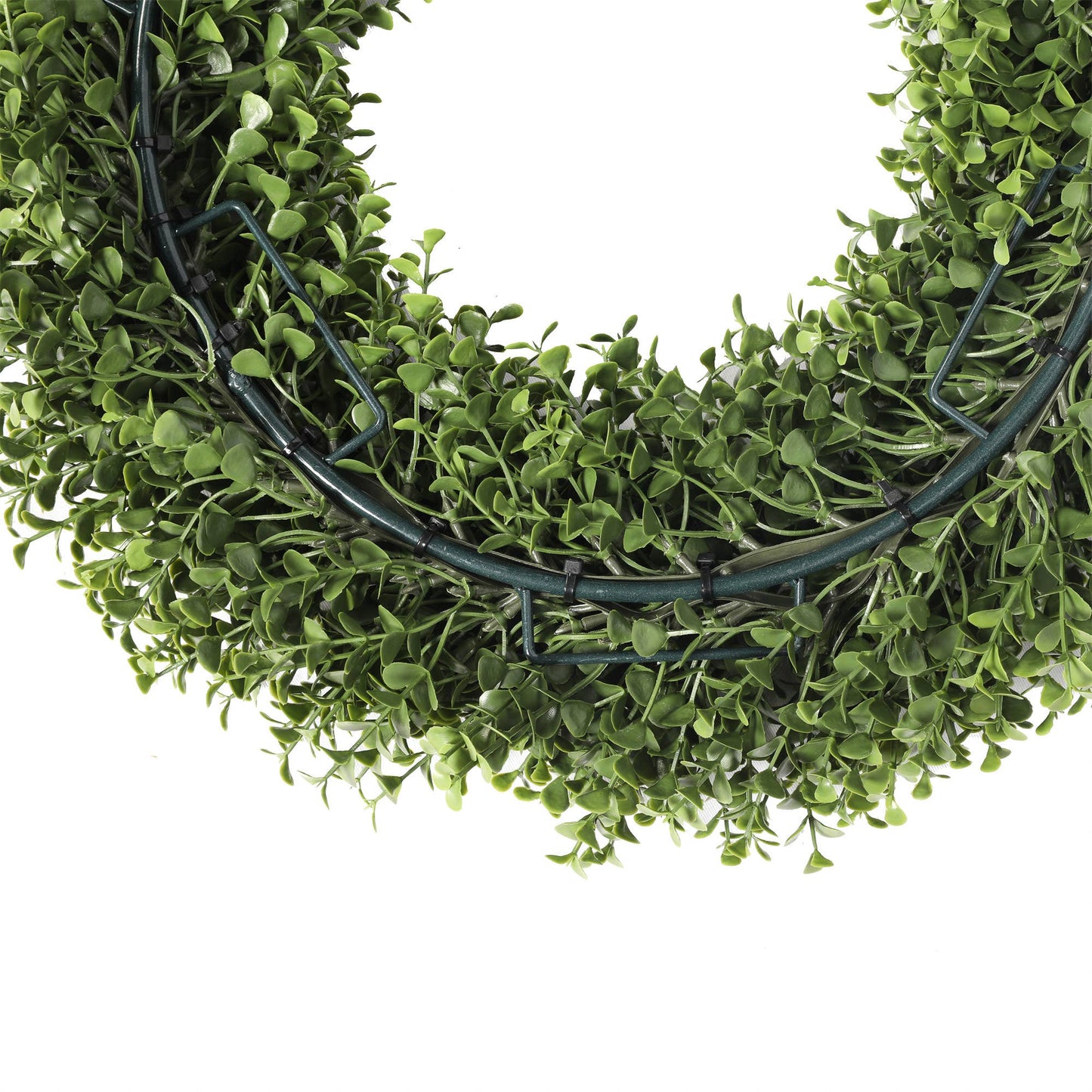 UV Boxwood Round Wreath 17.5 Inch