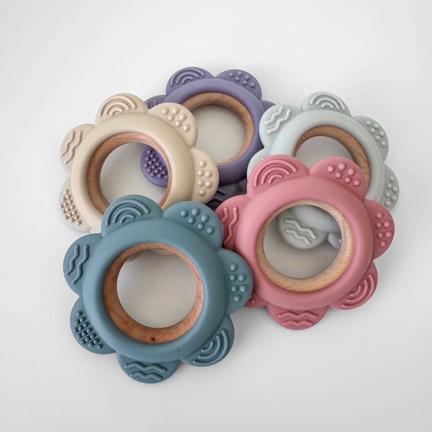 Silicone & Beechwood Flower: Petunia Pink