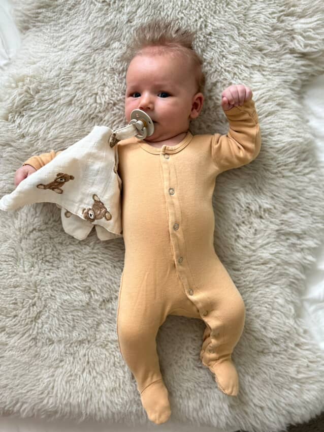 Pacifier Blanket Holder (Teddy Bear)